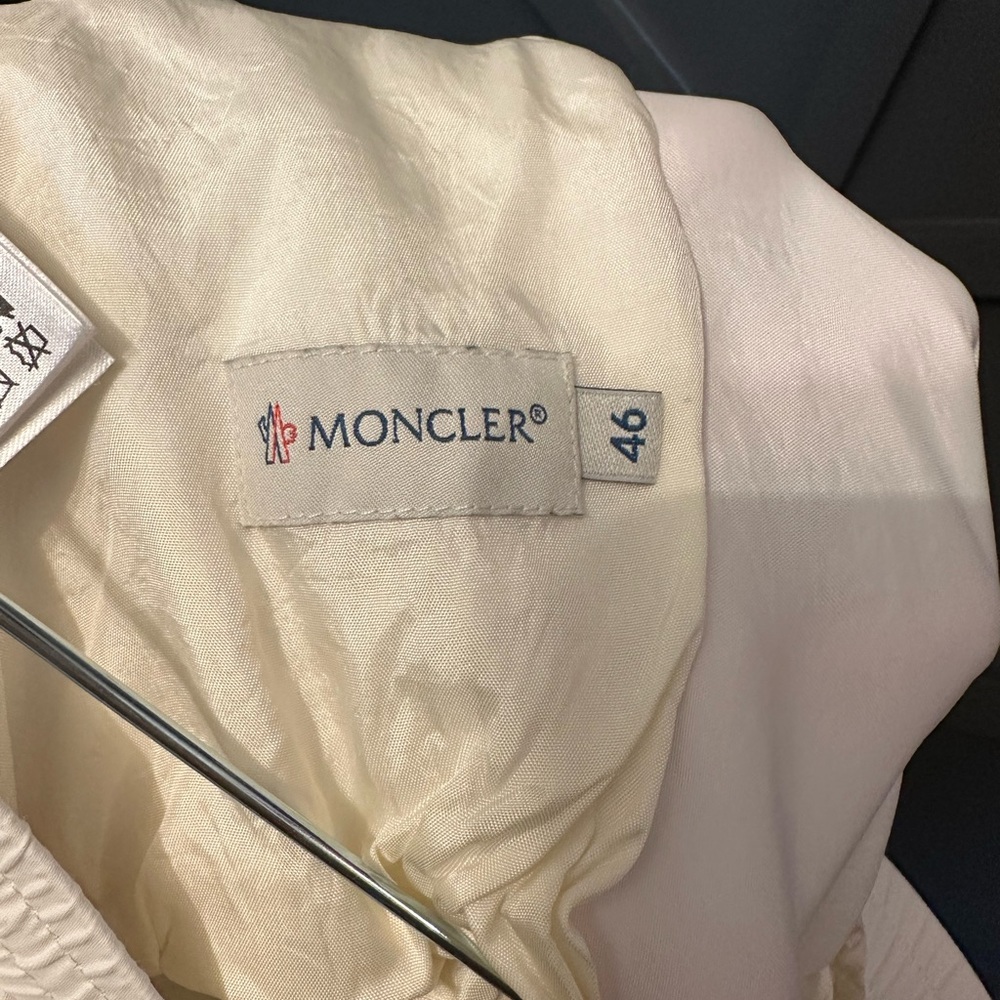 ▪️Women’s Moncler pull on jogger NWOT- small flaw - Picture 9 of 9